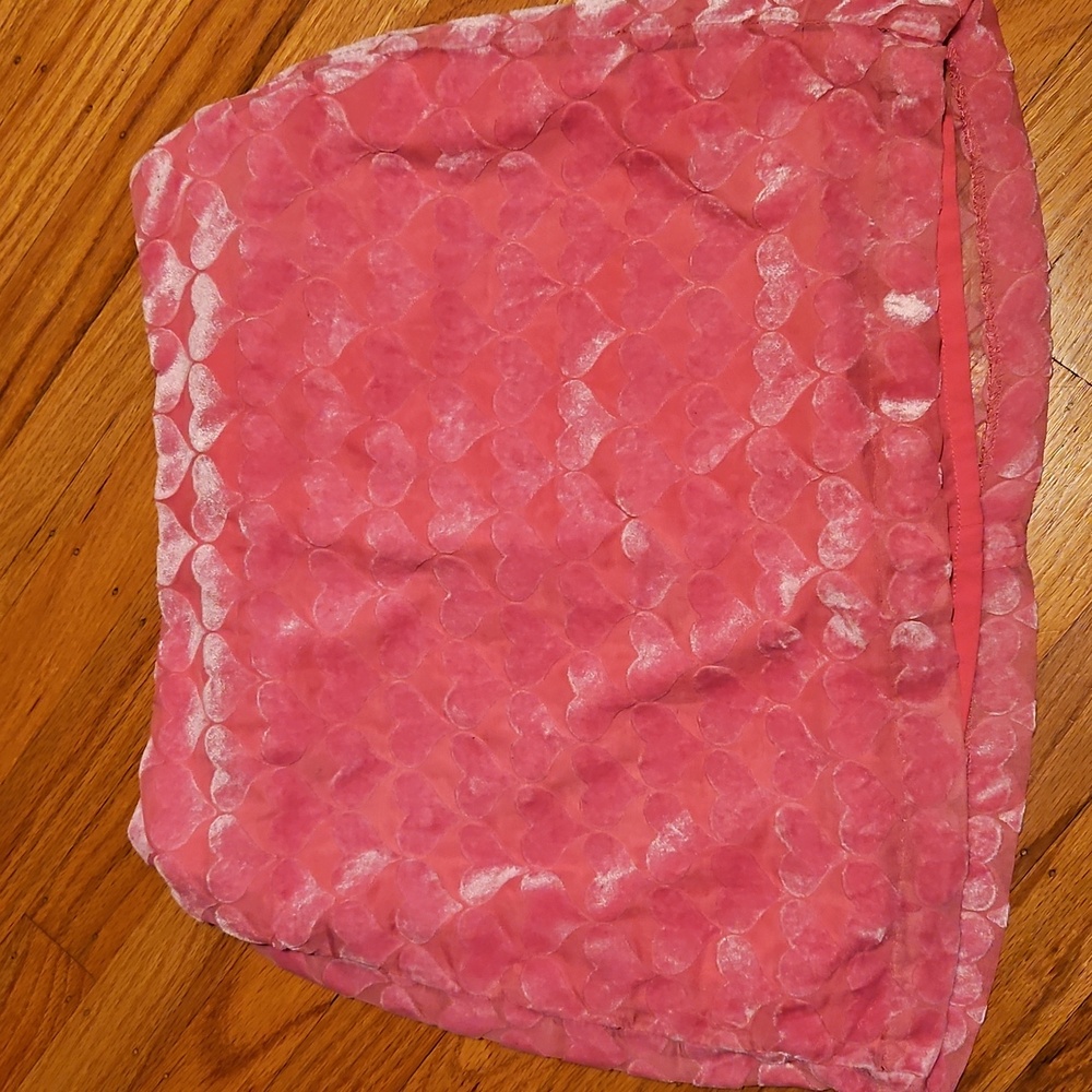 🦊 4 For $12 Cupcake and Cashmere Pink Velvet Heart on Mesh Overlay Mini Skirt